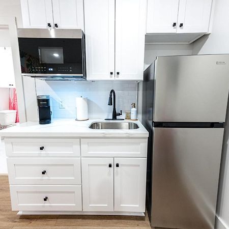 Pastel Tropics Studio Apartment Galveston Esterno foto